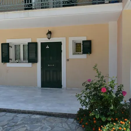 Estate Dafnopanagia Magda Asprogerakata
