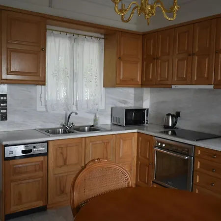 Estate Dafnopanagia Magda Kariá