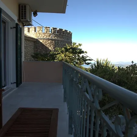 Estate Dafnopanagia Magda Kariá